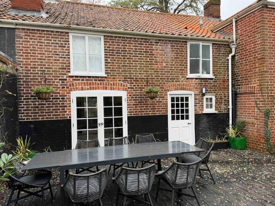 Holiday home Centre, Norfolk, Free Car Parking. *
